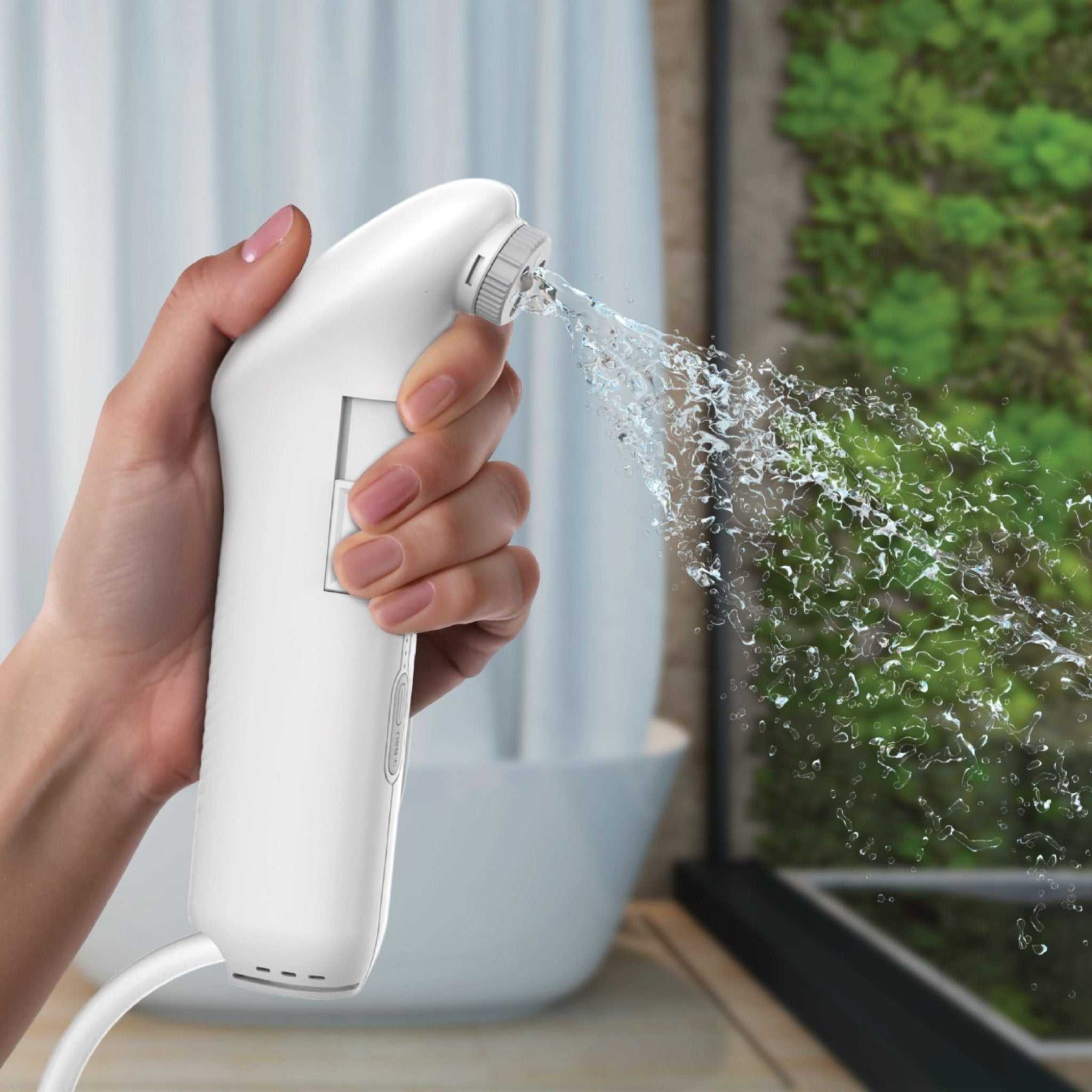Green Lion Portable Travel Bidet with 2.3L Water Tank - White