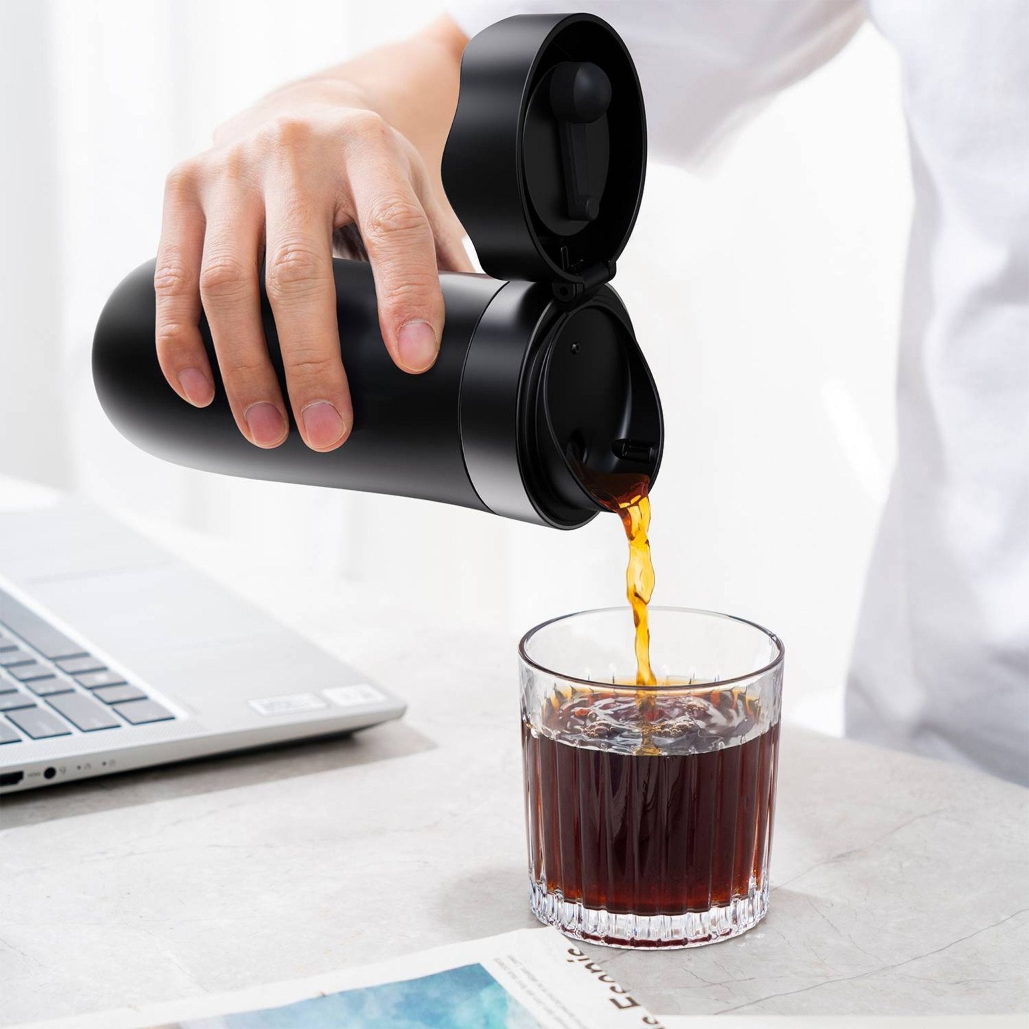 LePresso Insulated Portable Mug with French Press 320ml - Black