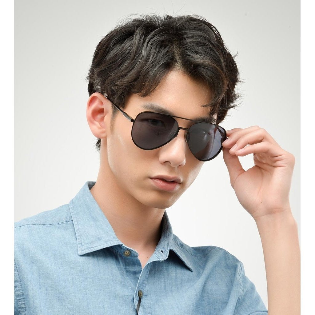 Mi Polarized Navigator Sunglasses - Gray