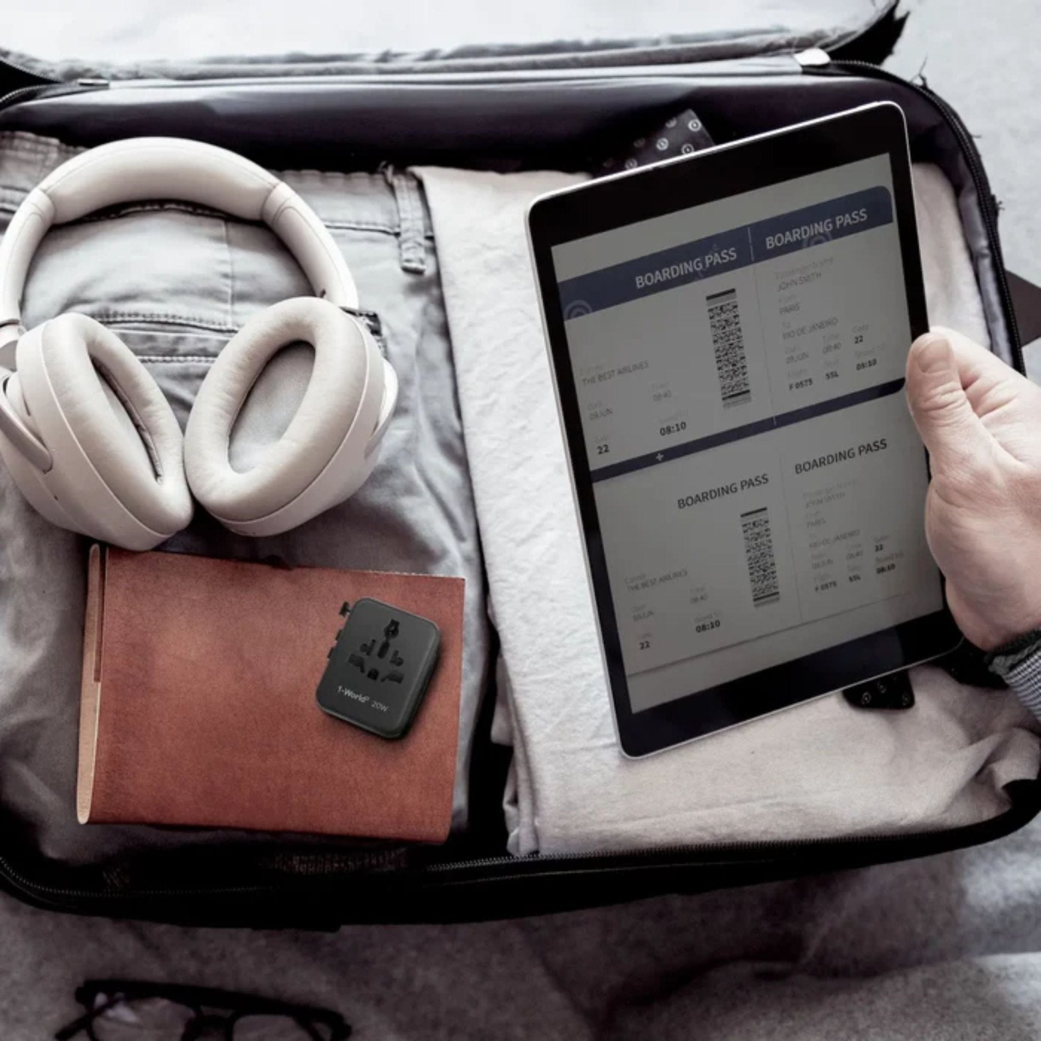 Momax 1-World2 Universal 5-Port Travel GaN Charger 35W