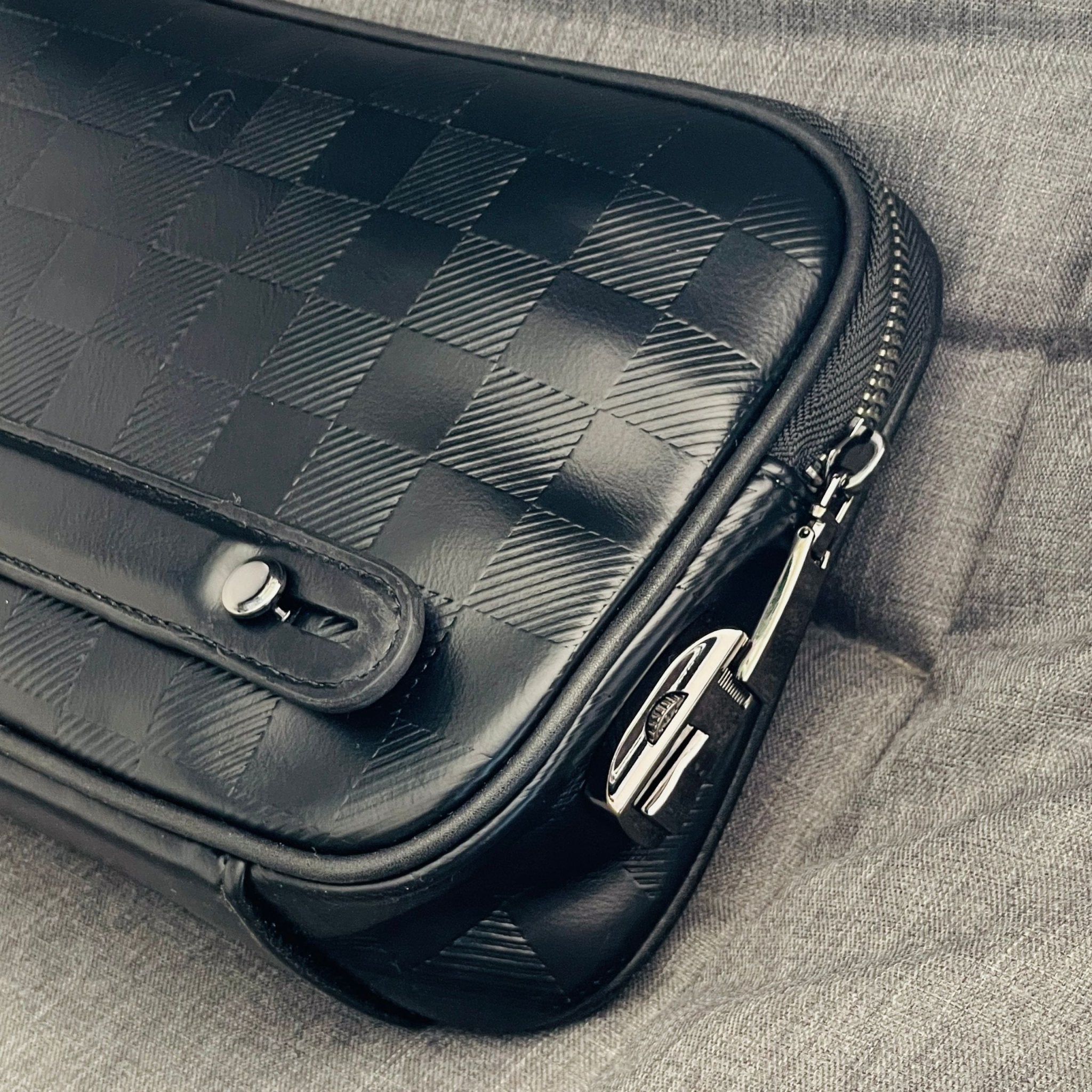 WIWU Phantom Numeric Clutch Bag Lite - Black