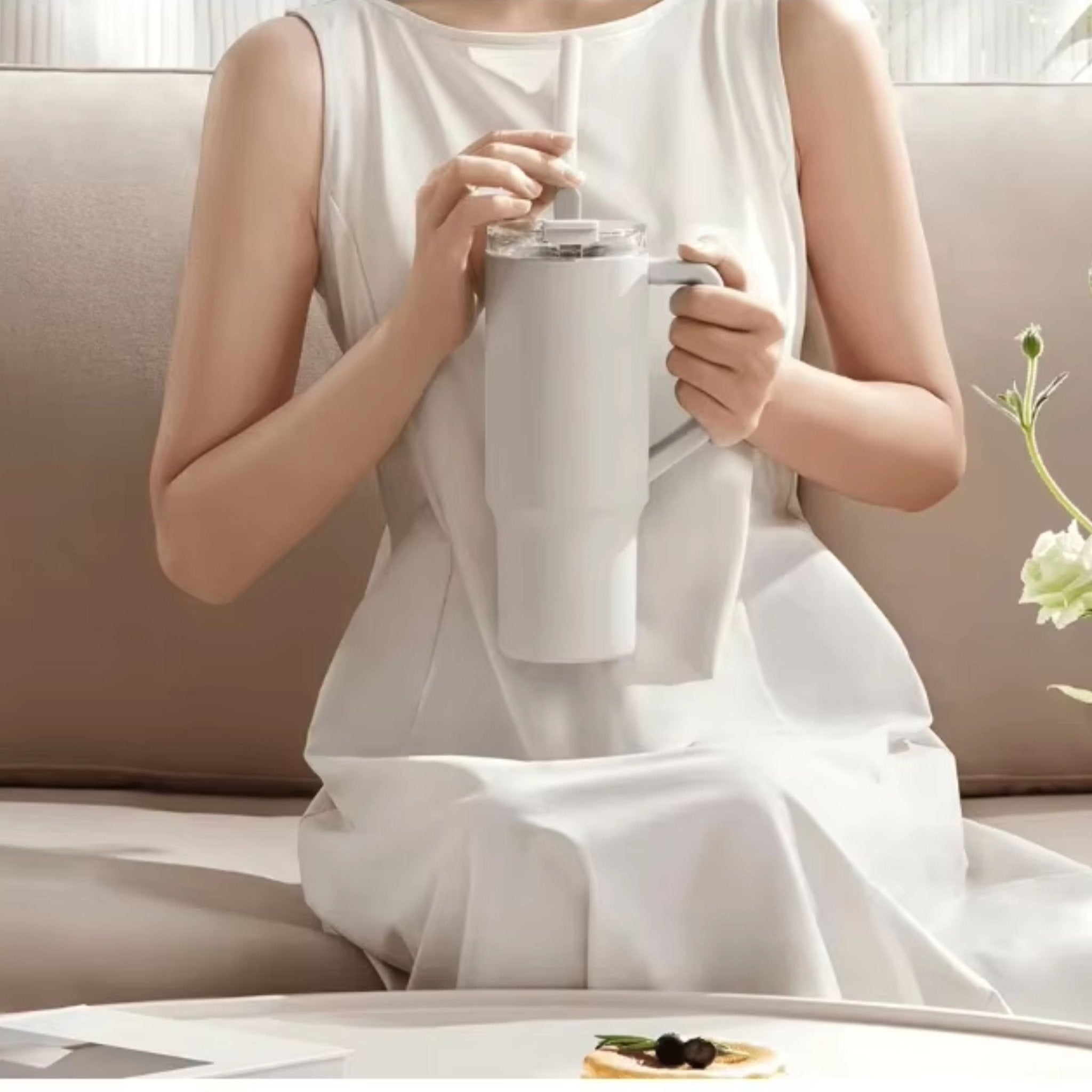 Xiaomi Mijia Portable Stainless Steel Thermos Cup with Straw 1L - Grey - STOORE.AE | ستور الامارات
