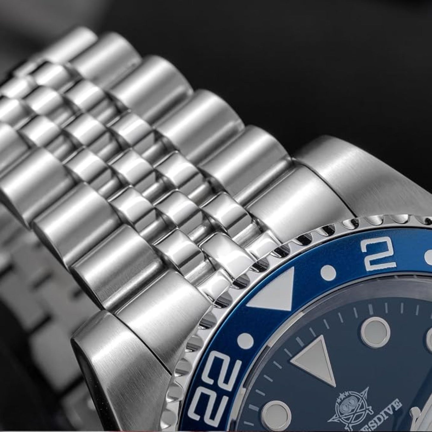ADDIESDIVE  GMT-Style Automatic Watch - Blue Red