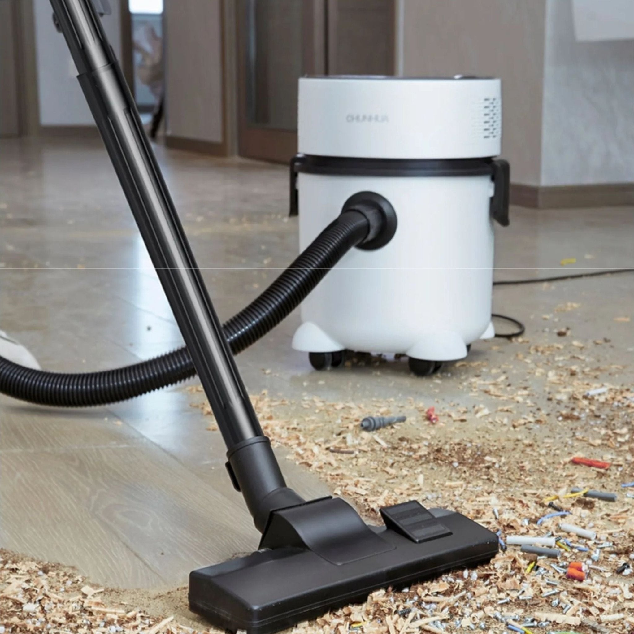 Green Lion 2 in 1 Vacuum Cleaner - White