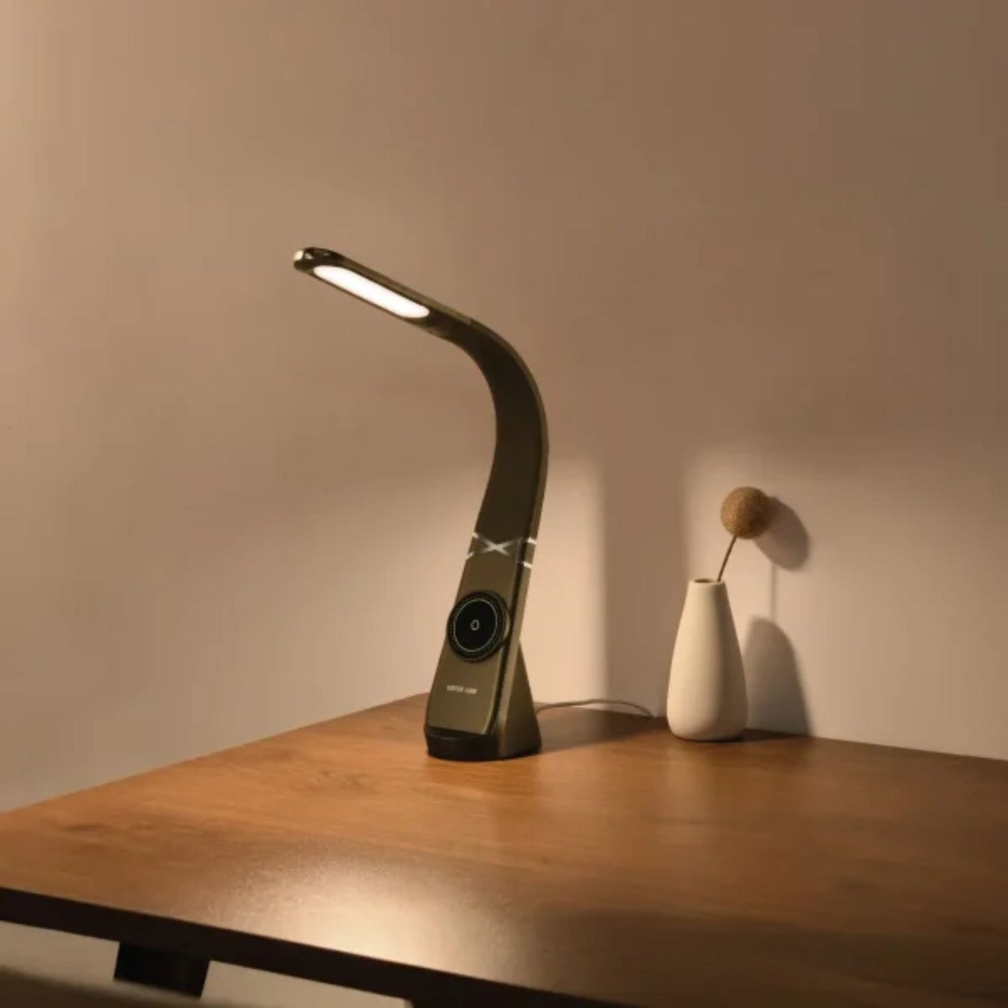 Green Lion Mag LED Desk Lamp with Wireless Snap & Charge – Black