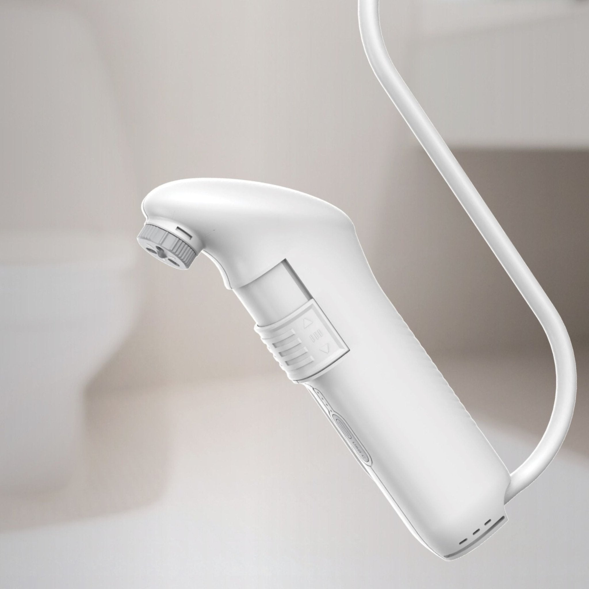Green Lion Portable Travel Bidet with 2.3L Water Tank - White