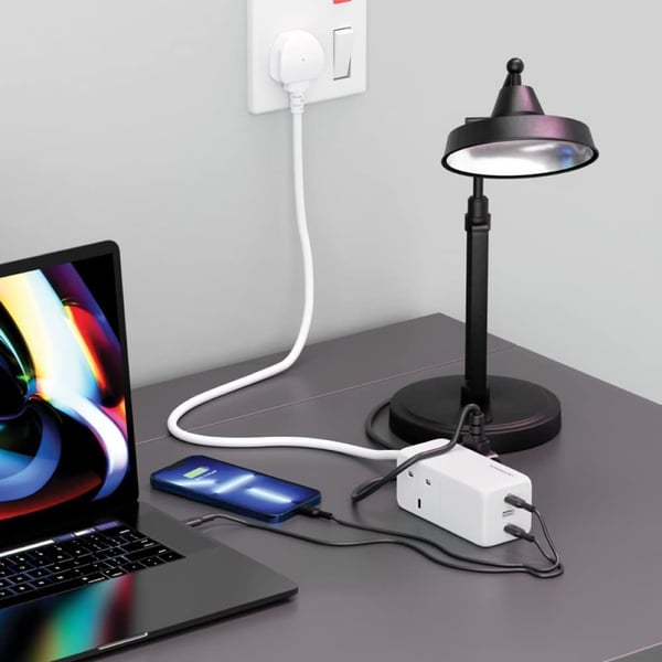 Powerology 65W USB Power Strip with Dual Power Sockets - White