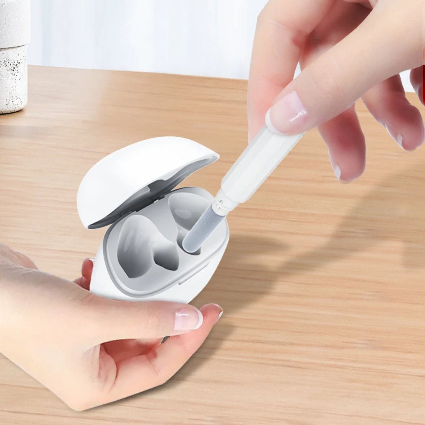 Vyvylabs Carving TWS Earphones Cleaning Brush - White