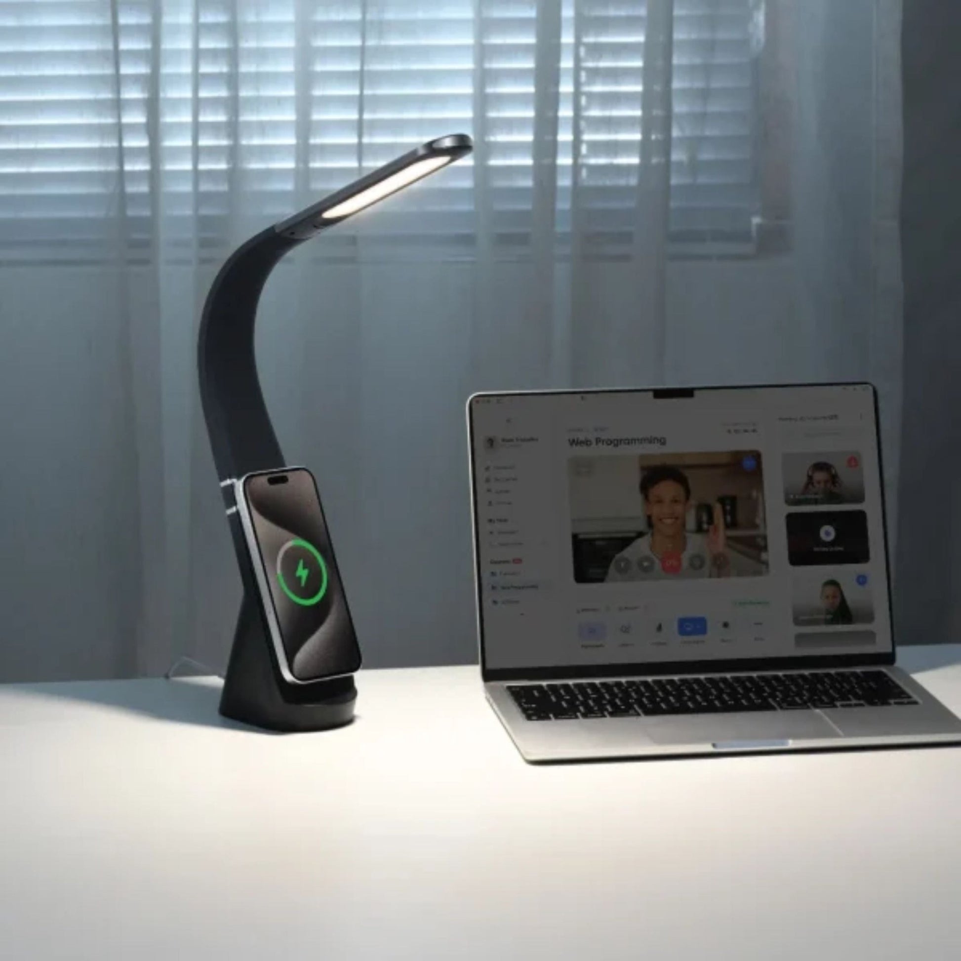 Green Lion Mag LED Desk Lamp with Wireless Snap & Charge – Black - STOORE.AE | ستور الامارات